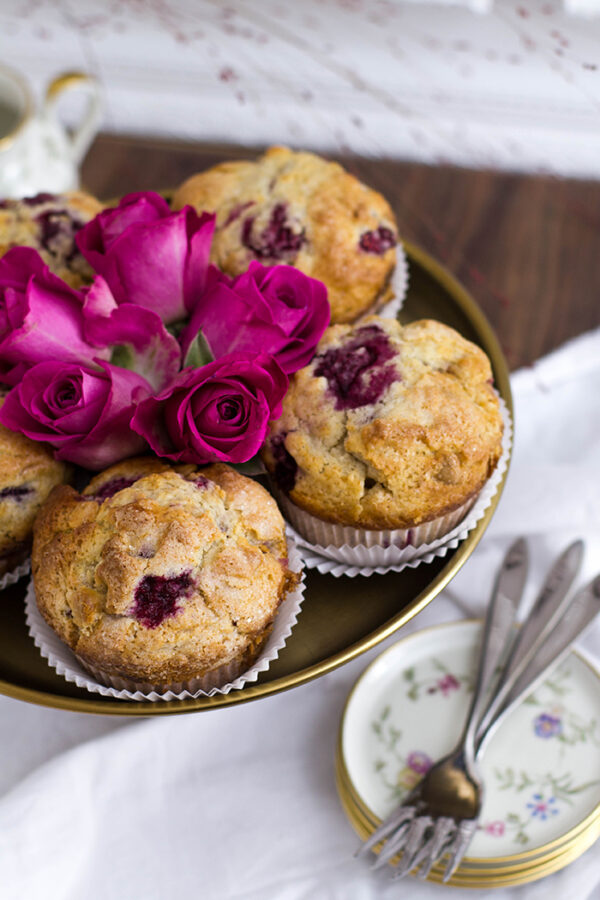 Bakery Style Himbeermuffins mit weißer Schokolade // Werbung - KüchenDeern