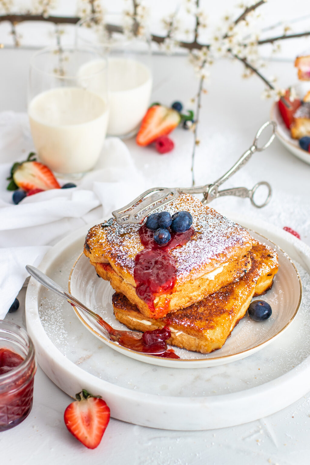 French Toast Sandwich mit Marmelade und Beeren - KüchenDeern